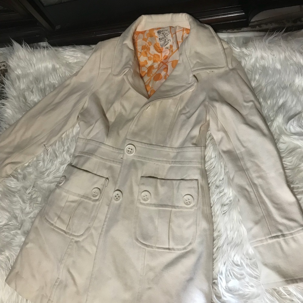 Coat - Picture 2 of 4